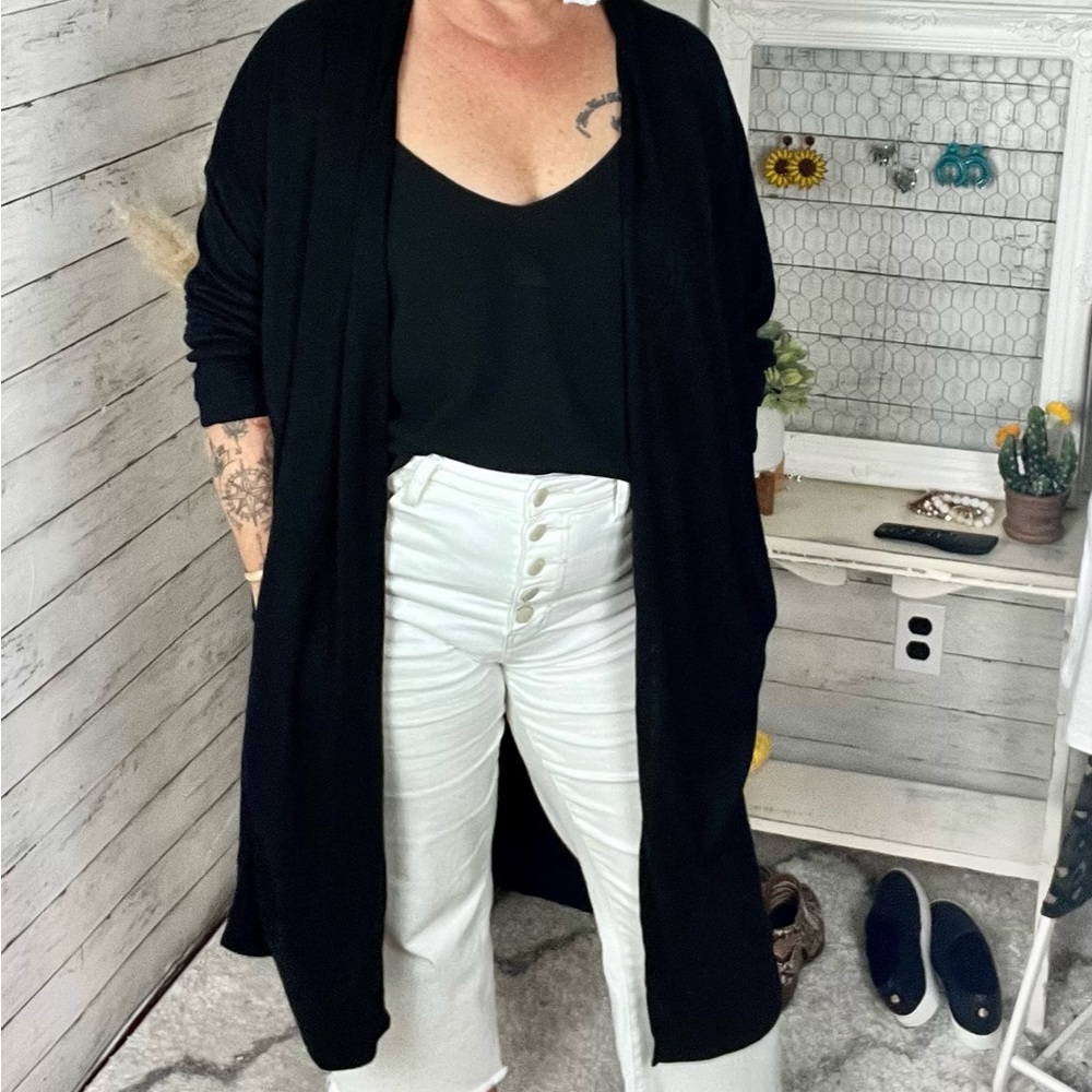 Black long sleeve light weight cardigan